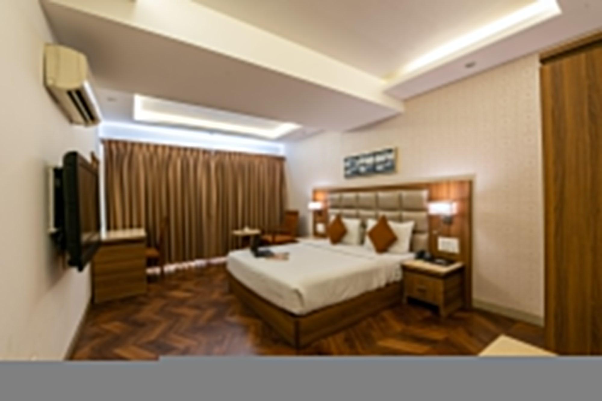 Treebo Trend Surya Nashik Hotel Luaran gambar