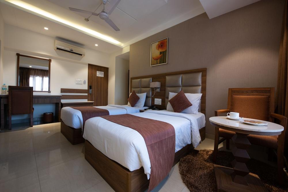 Treebo Trend Surya Nashik Hotel Luaran gambar