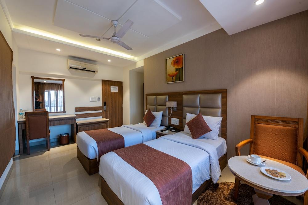 Treebo Trend Surya Nashik Hotel Luaran gambar