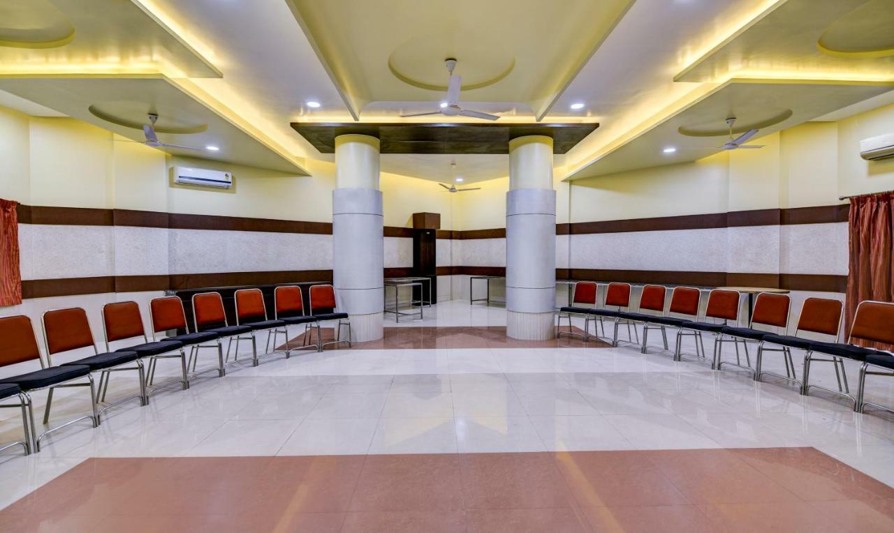 Treebo Trend Surya Nashik Hotel Luaran gambar